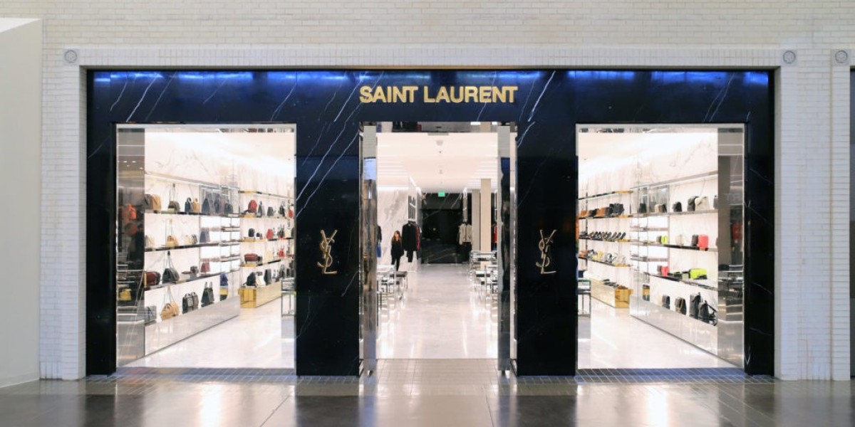 there seems to Ysl Sale be no shared sartorial experience